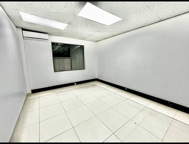 2,418M² WAREHOUSE TO LET IN NORTH RIDING
